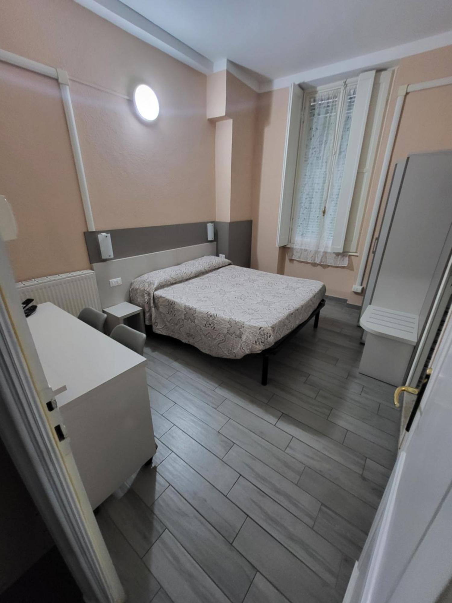 Hotel Barone Генуа Екстериор снимка