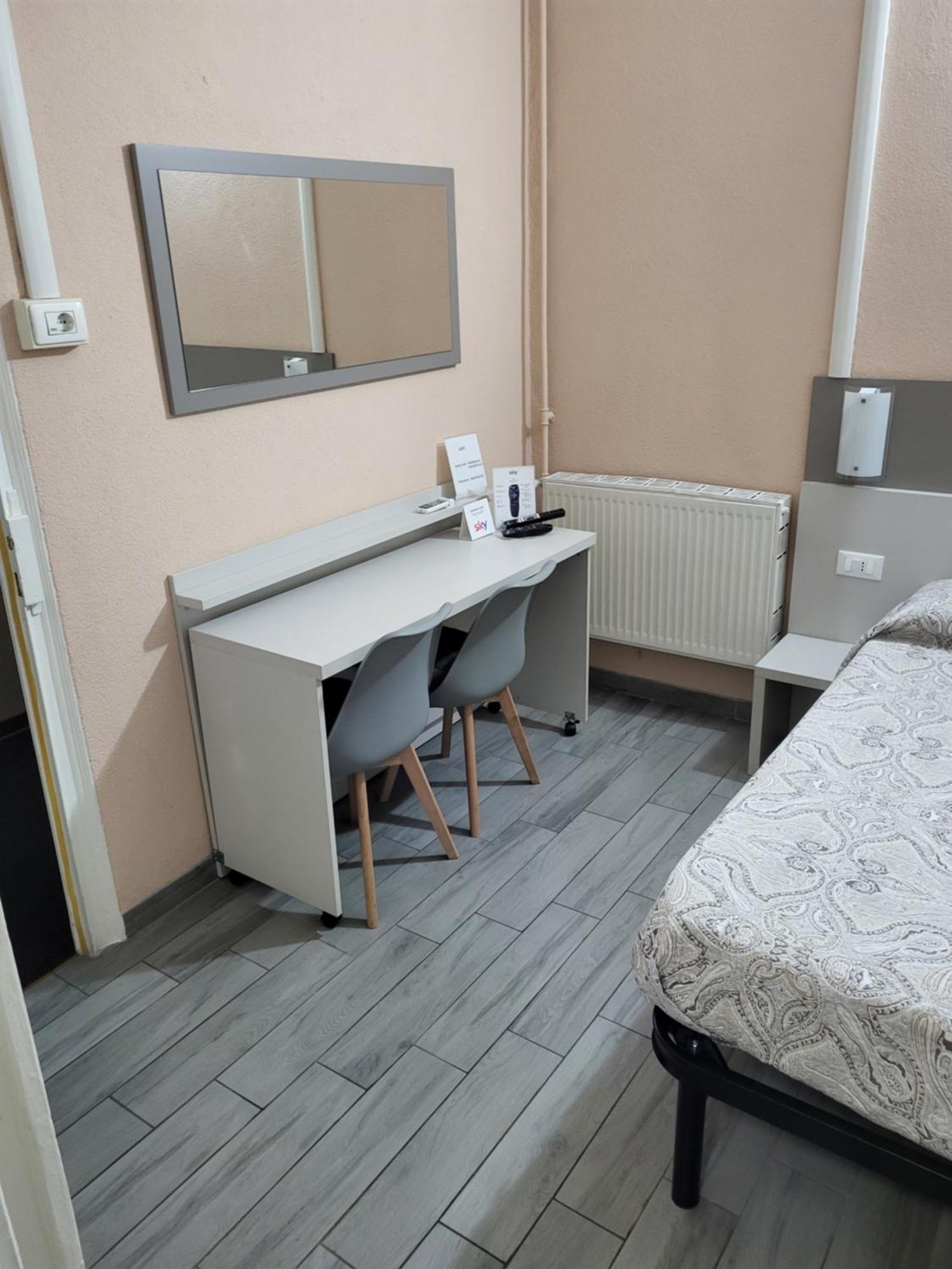 Hotel Barone Генуа Екстериор снимка
