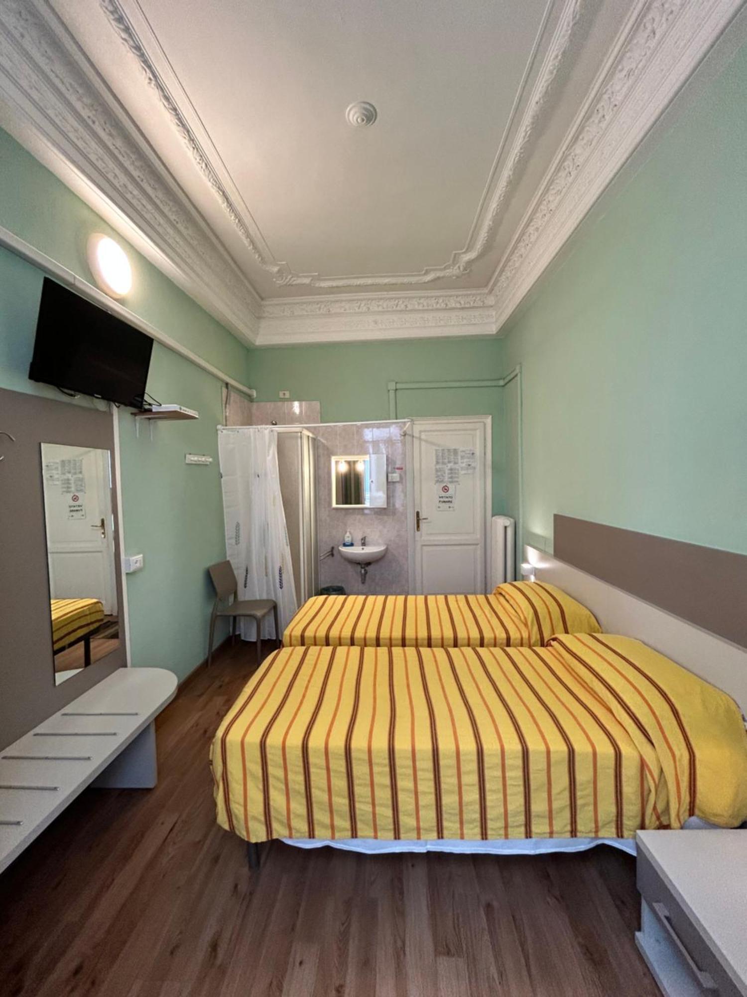 Hotel Barone Генуа Екстериор снимка