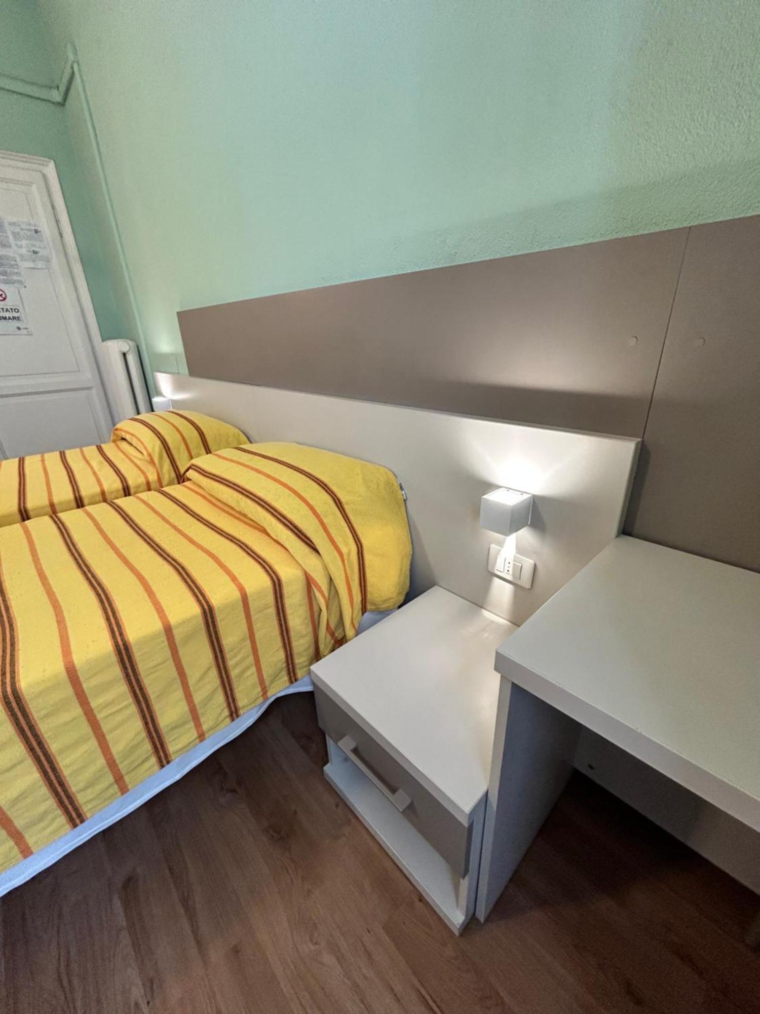 Hotel Barone Генуа Екстериор снимка