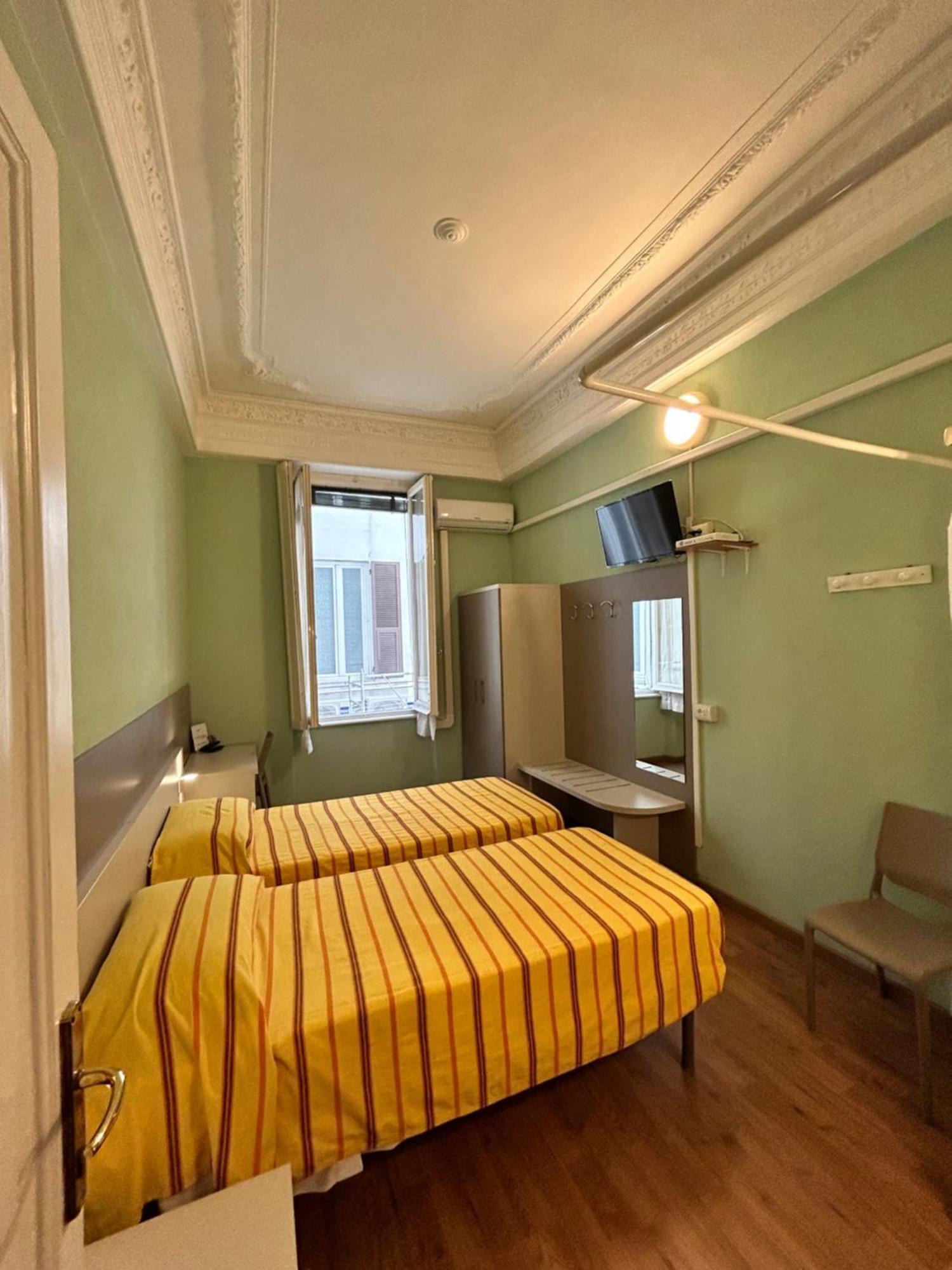Hotel Barone Генуа Екстериор снимка