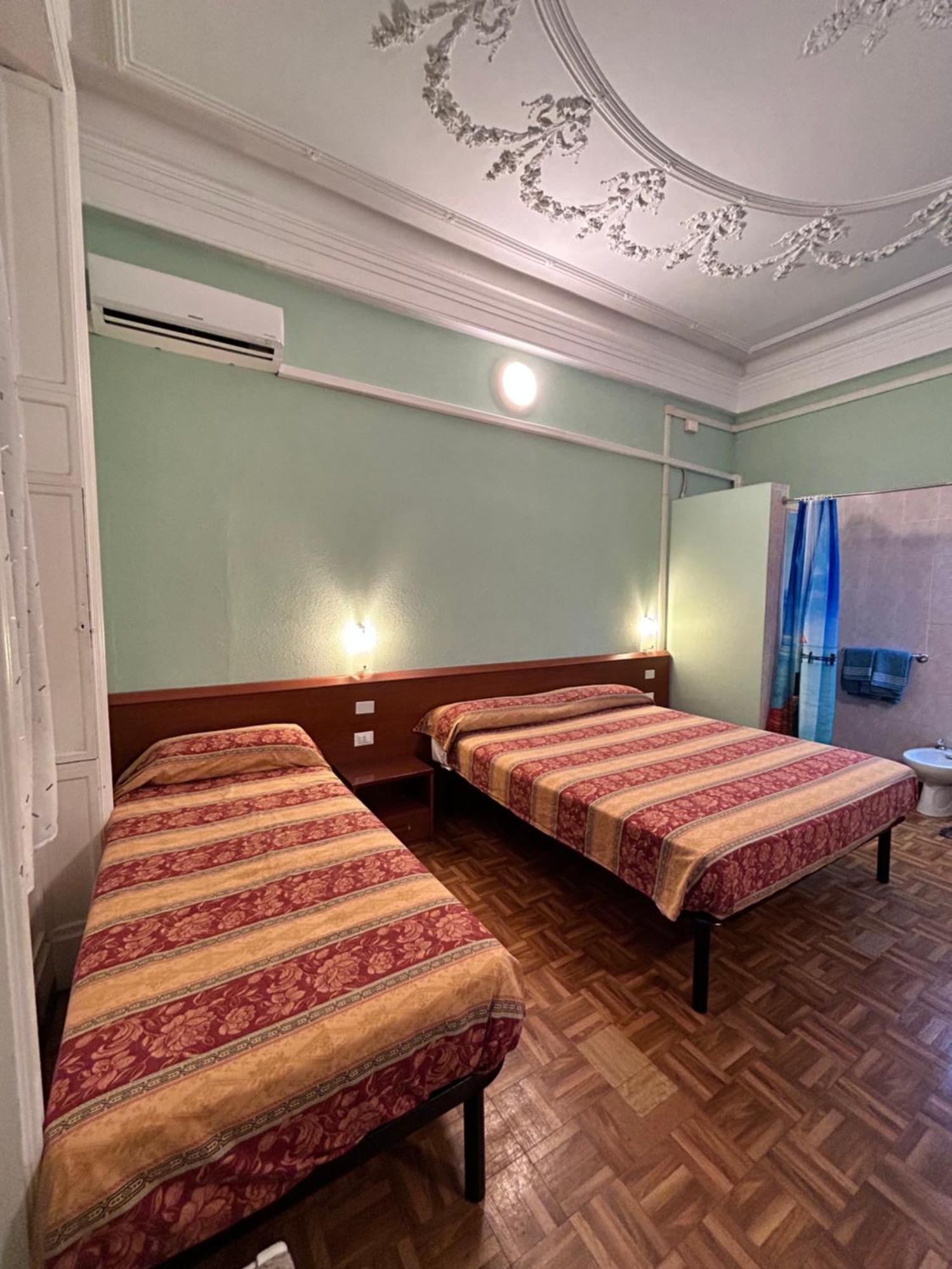 Hotel Barone Генуа Екстериор снимка