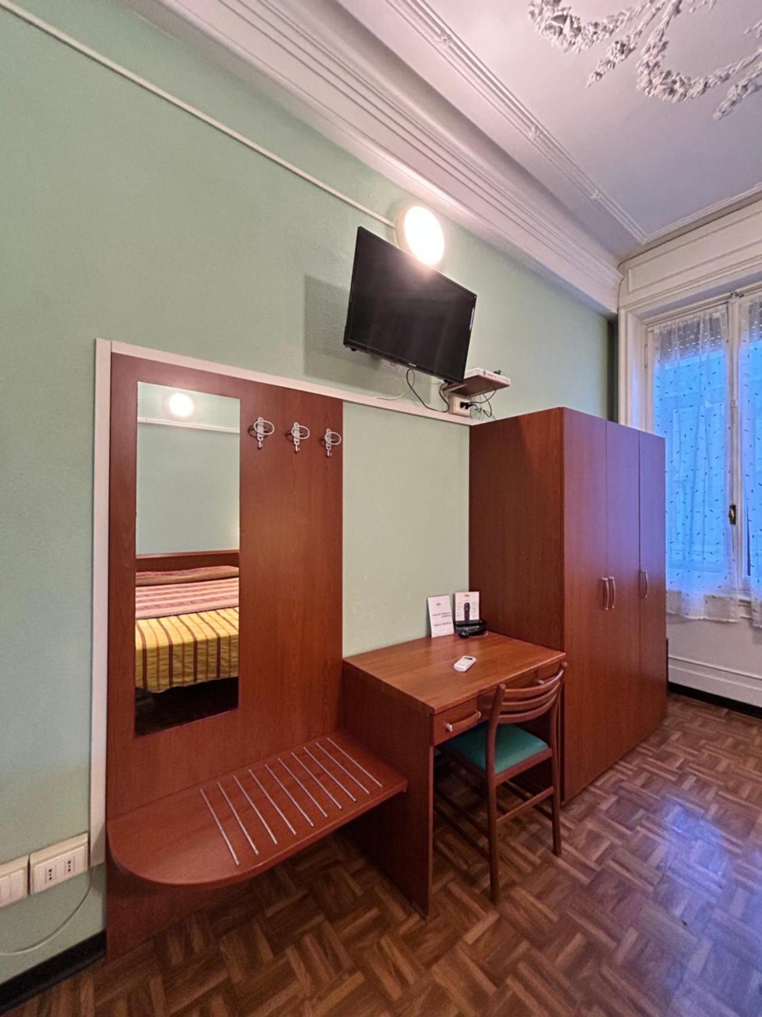 Hotel Barone Генуа Екстериор снимка