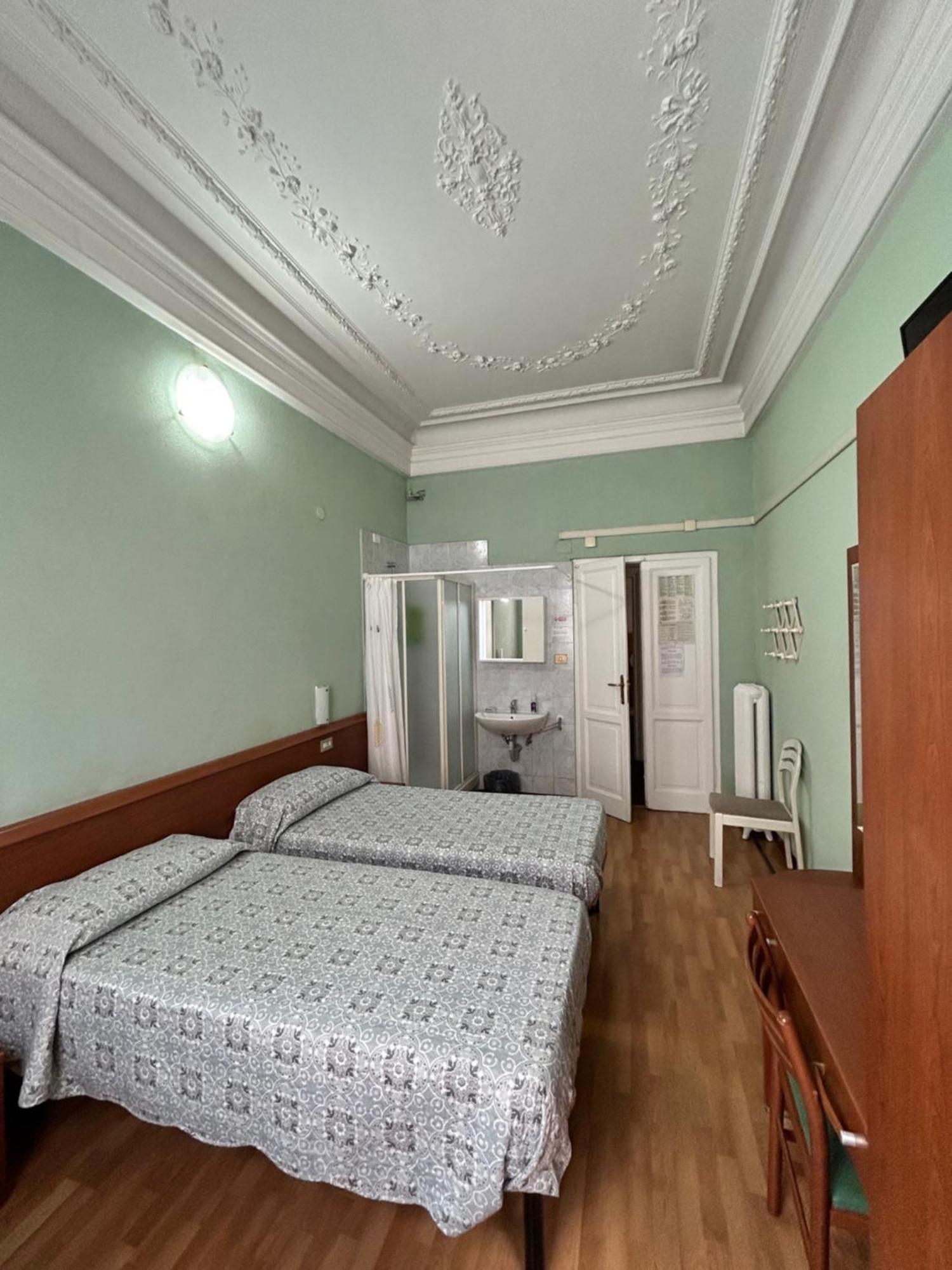 Hotel Barone Генуа Екстериор снимка