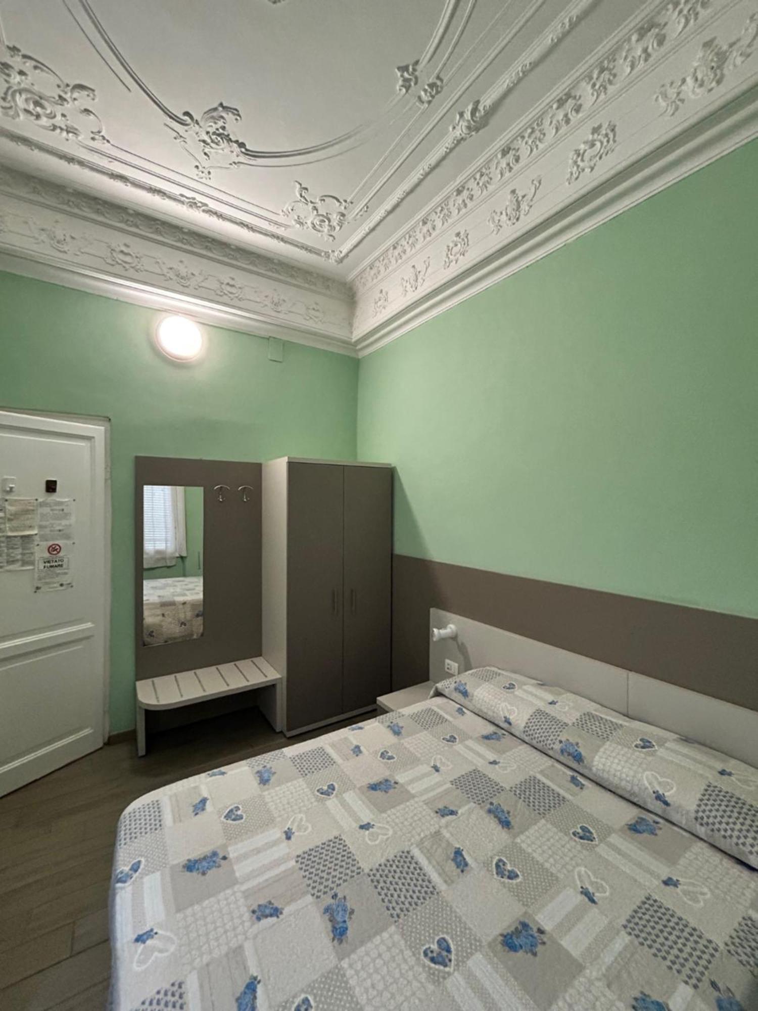 Hotel Barone Генуа Екстериор снимка