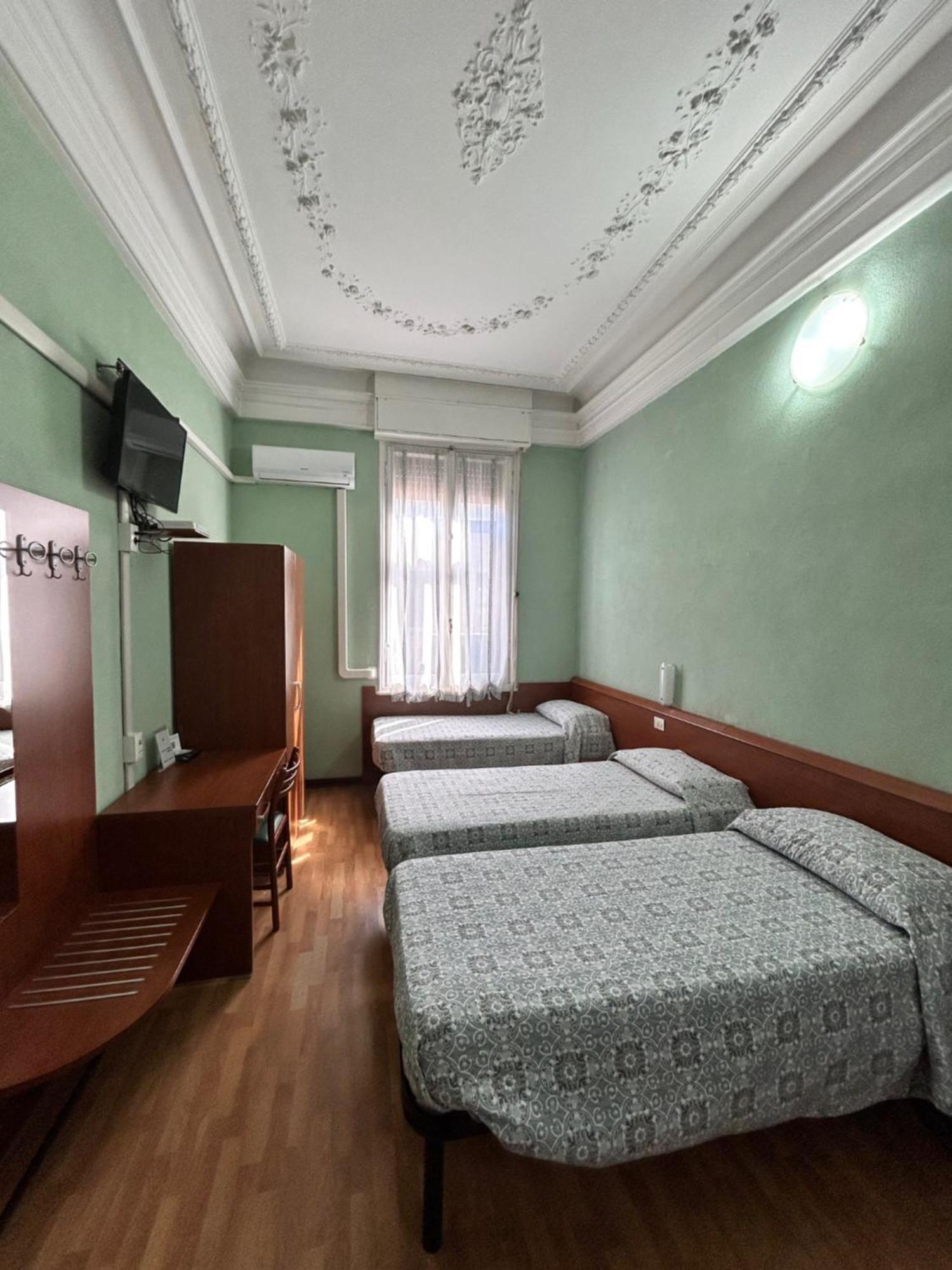 Hotel Barone Генуа Екстериор снимка